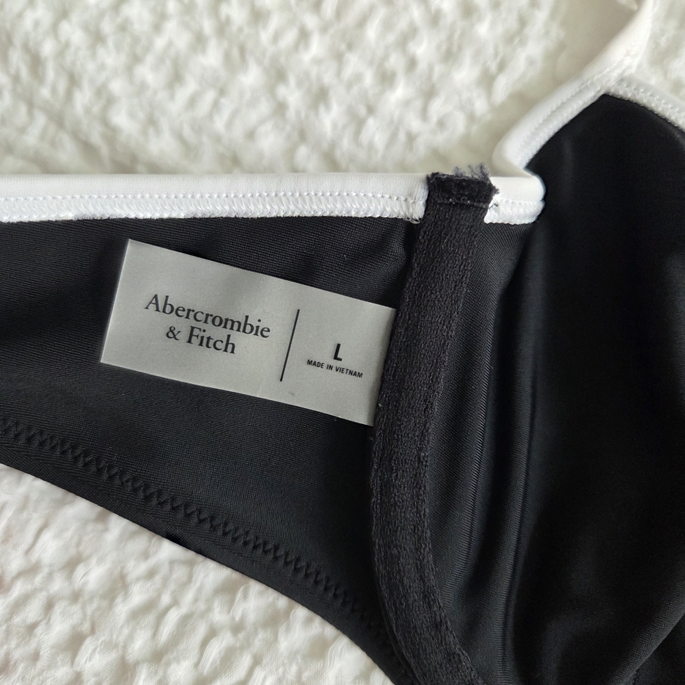 Bikini Set - Picture 6 of 6